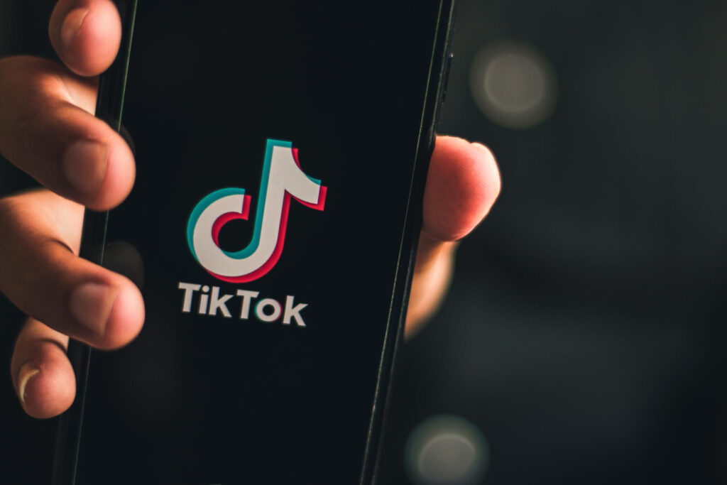 Jasa FYP TikTok Bikin Kontenmu Viral dan Masuk Halaman Utama!